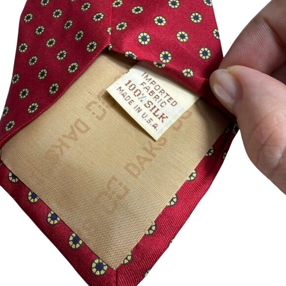 DAKS London New York 100% Silk Tie – Red Micro Medallion Print – EUC - Picture 4 of 5